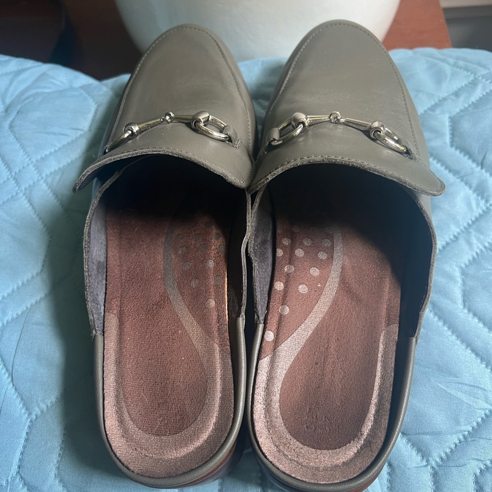 Women’s green Naot size 41 leather mules